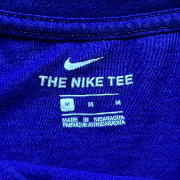 Nike Graphic Tee - Picture 2 of 2